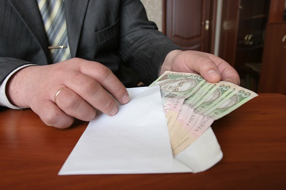 ДФС у 2016 році відкрила 97 кримінальних проваджень за фактами хабарництва своїх співробітників