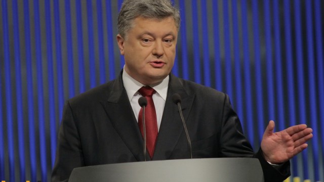 За время проведения АТО в Украине открыли 60 новых заводов — Петр Порошенко