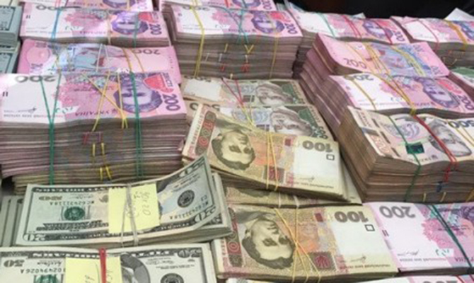 В Україні на 1% збільшилася грошова маса