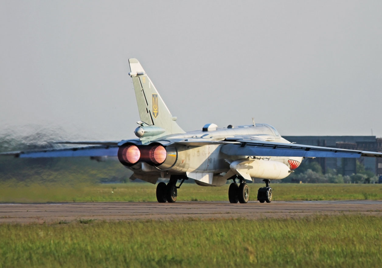 ДП «Миколаївський авіаремонтний завод «НАРП» передав черговий СУ-24МР до повітряних сил України