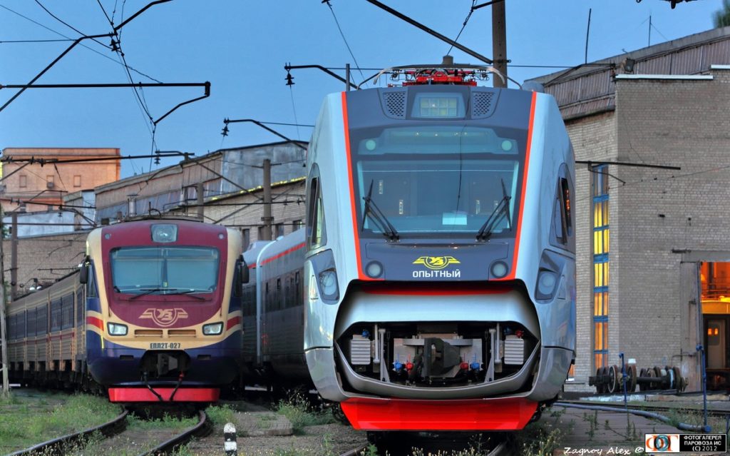 У червні Укрзалізниця випустить на маршрути три модернізовані електрички
