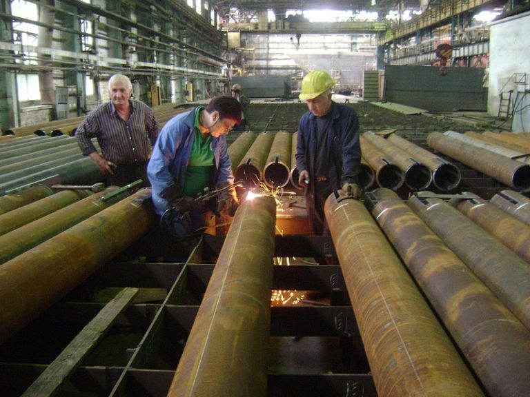 На Николаевской верфи приступили к выполнению заказа для Южного ГОКА