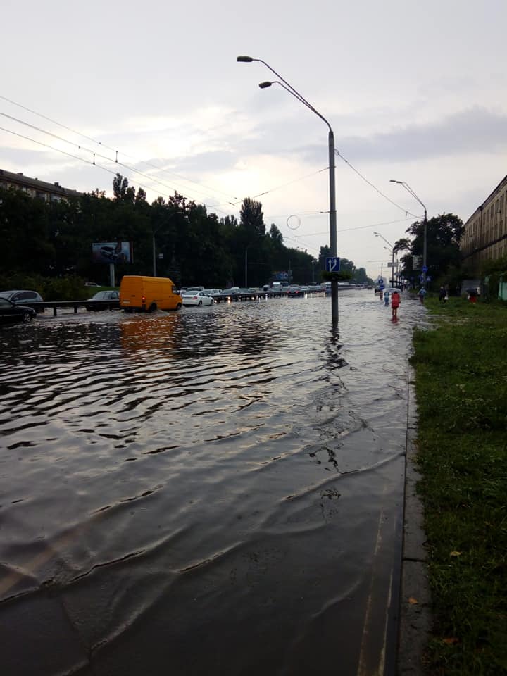 СУСПІЛЬСТВО_18_07_25_Вселенський_потоп_у_Києві_01