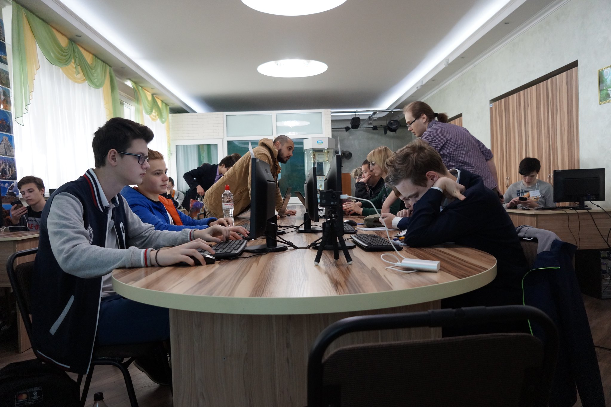 В Україні стартувала партнерська програма Intela (США) та Київської МАН