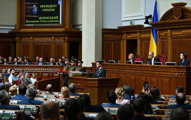Указ про розпуск Верховної Ради і позачергові вибори набув чинності