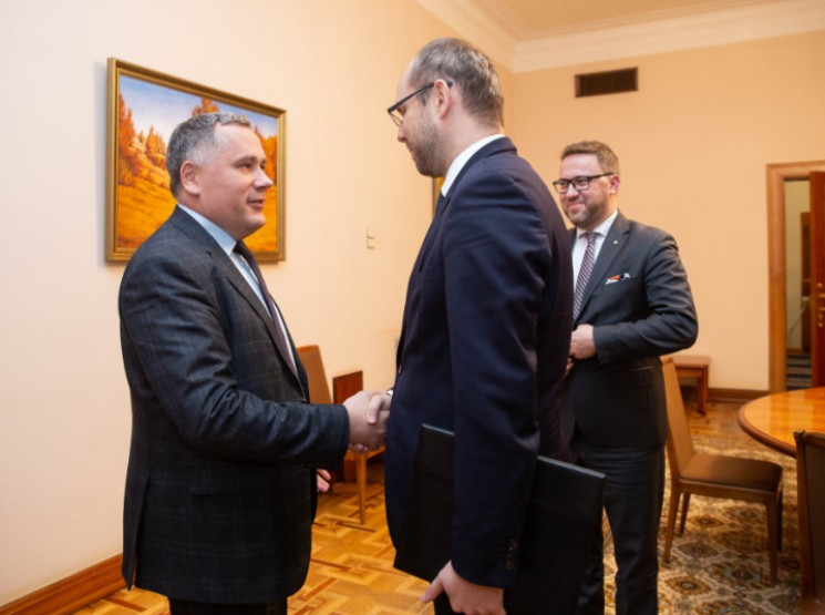 Київ очікує на дозвіл Варшави щодо впорядкування місць української пам’яті у Польщі