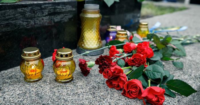 Сьогодні – День пам’яті захисників України. Країна вшановує своїх героїв