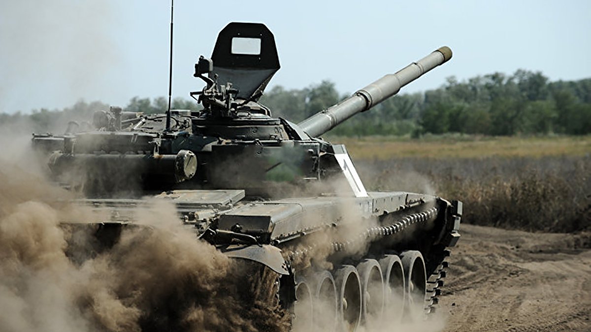 Росія бойовикам на Донбас завозить нові танки замість старих, – розвідка
