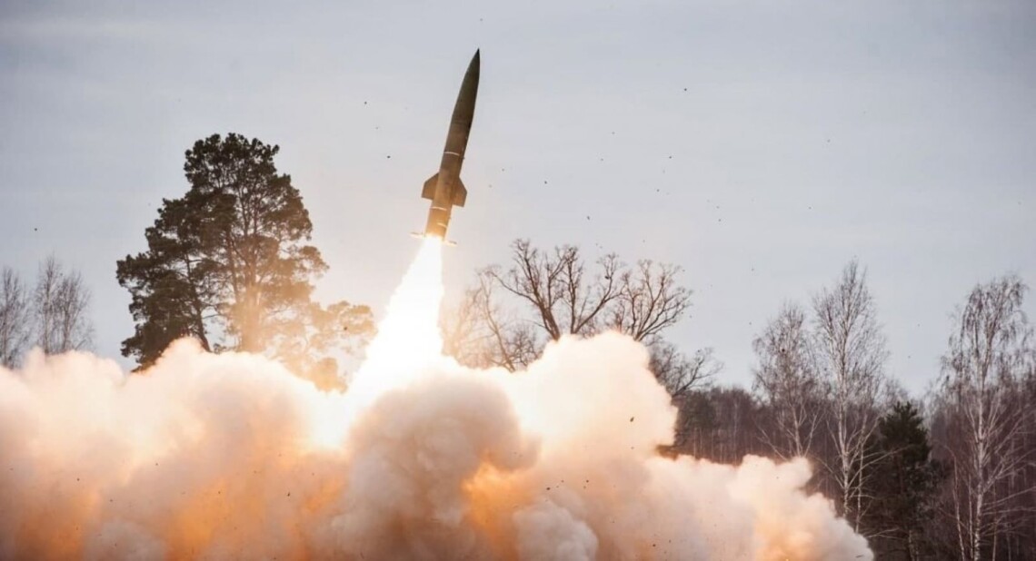 Российские оккупанты опустошают склады с боеприпасами в Беларуси. О чем это свидетельствует