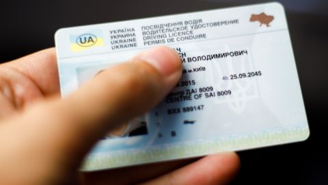 Нові правила для українських водіїв вже вступили в дію: що змінилося
