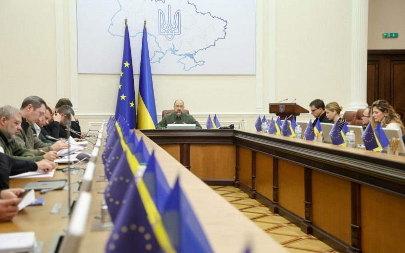 Кабмін схвалив проєкт держбюджету-2023. Майже 50% видатків спрямують на безпеку й оборону, 35% – на соціальну сферу