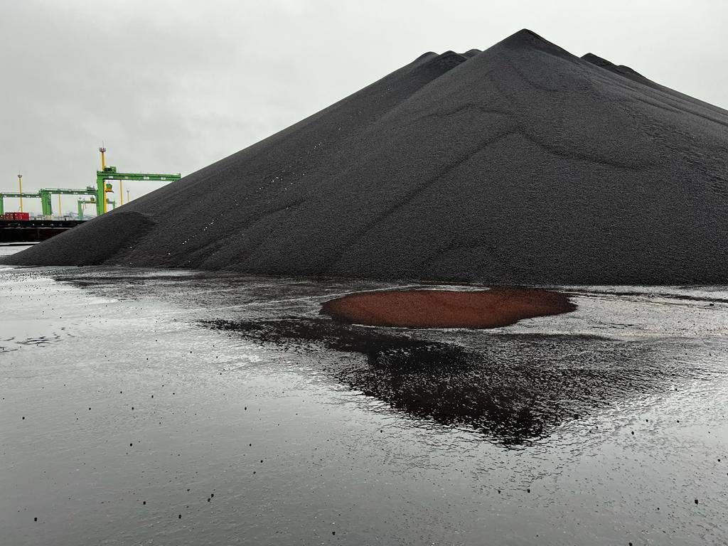 В Украине арестовали железную руду стоимостью около 1,8 млрд грн, что находится в собственности прокремлевского олигарха
