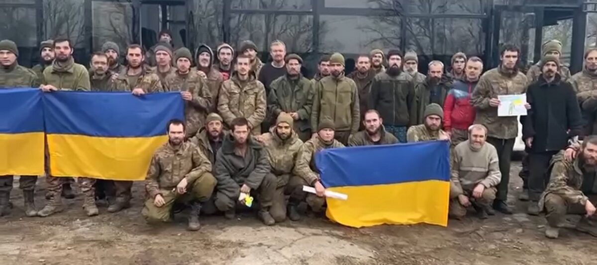 Обмен пленными: 140 украинских защитников в канун Нового года возвращаются домой