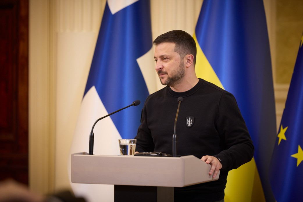 Владимир Зеленский о дронах над кремлем: «Мы не атаковали Путина, мы это трибуналу оставим» Владимир Зеленский о дронах над кремлем: «Мы не атаковали Путина, мы это трибуналу оставим»