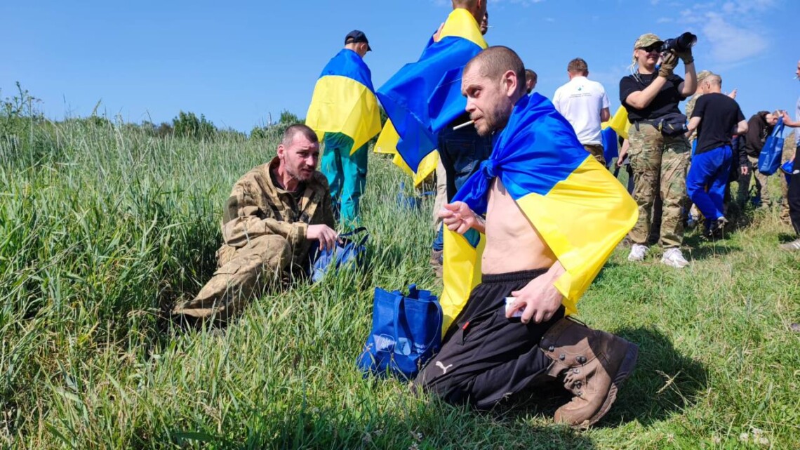Україна повернула з російського полону 45 своїх захисників Україна повернула з російського полону 45 своїх захисників