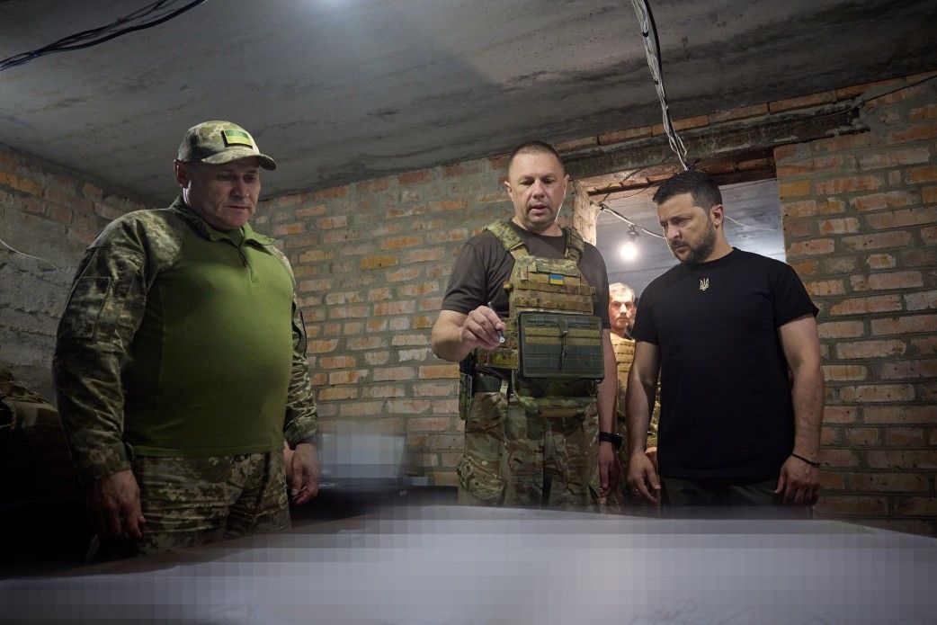Владимир Зеленский посетил бригады, которые ведут наступательные действия на Мелитопольском направлении