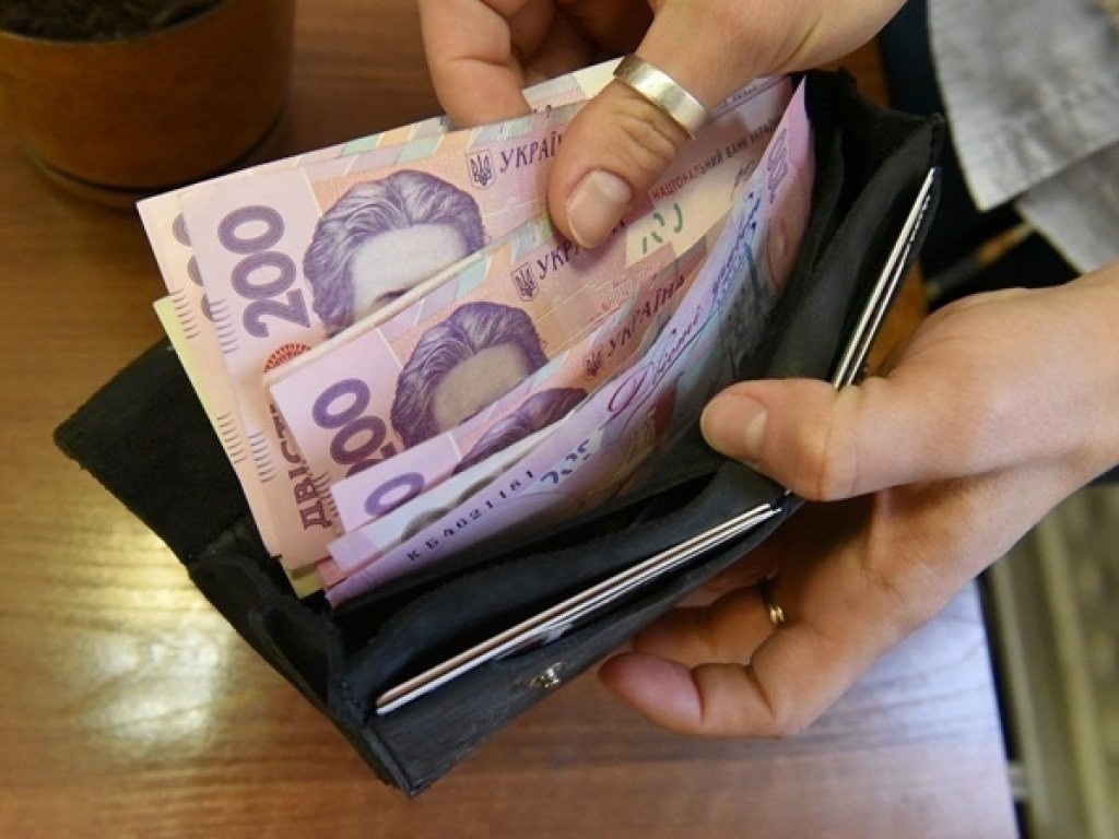Підвищення «мінімалки» з 2024 року: скільки гривень українці насправді отримають «на руки»