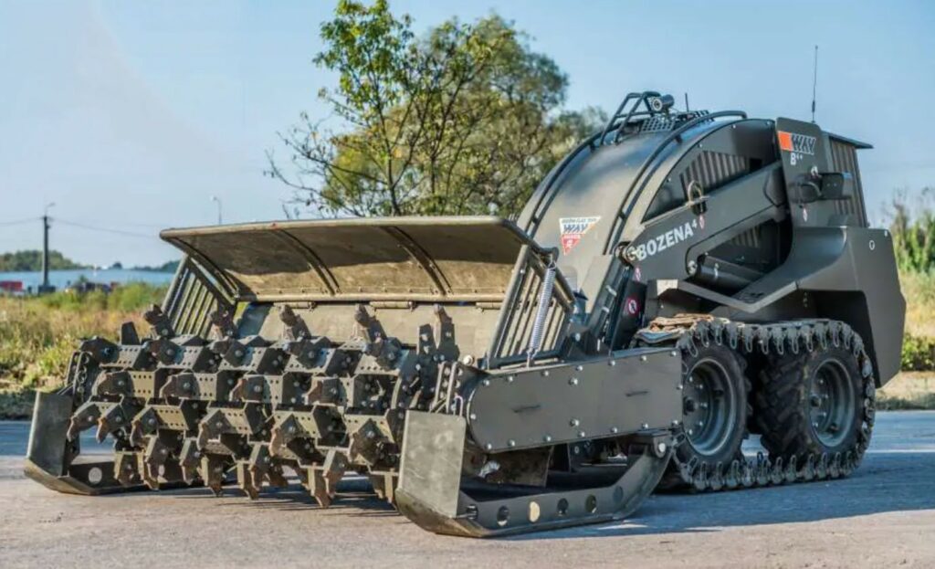 Словакия профинансирует для Украины машины разминирования Bozena-4