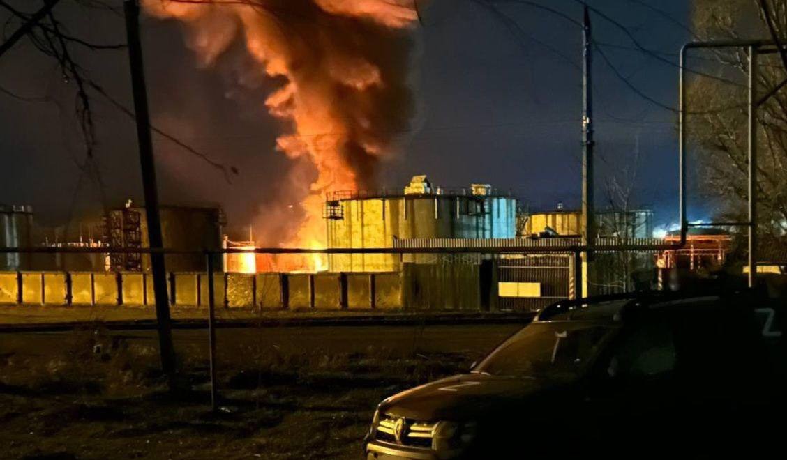 Дрони атакували нафтобазу в окупованому Луганську (ВІДЕО)