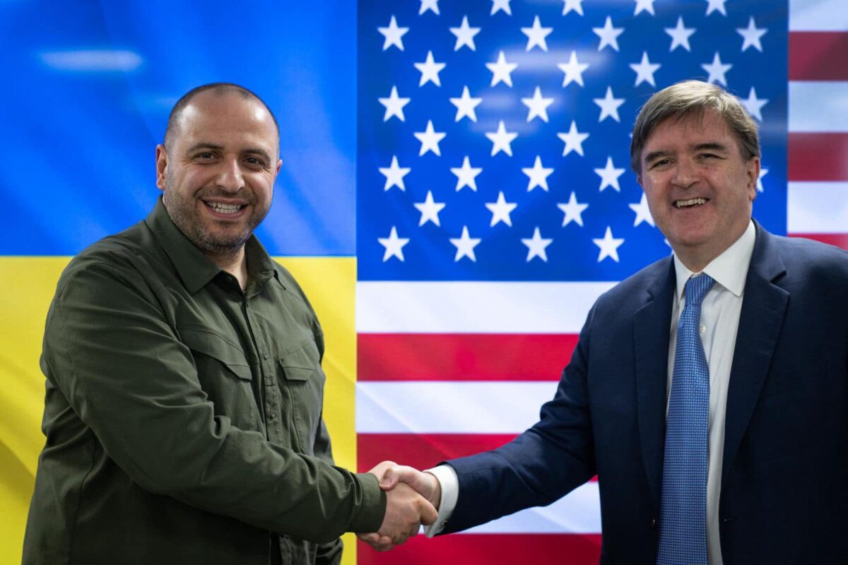 Украина готова инвестировать в совместные оборонные предприятия: Рустем Умеров встретился с помощником Госсекретаря США О’Брайеном