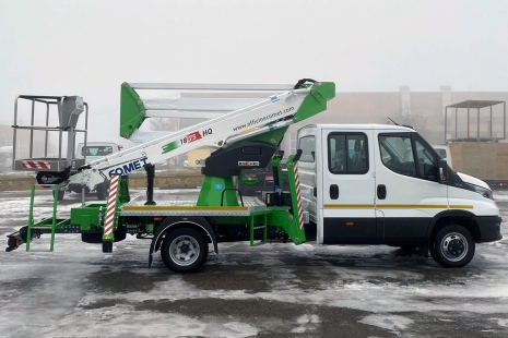 Енергетики до професійного свята отримали нові автовишки