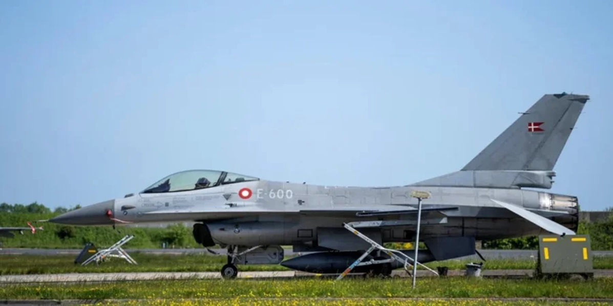 «Швидкий трек». Для винищувачів F-16 в Україні готують аеродроми — Міноборони «Швидкий трек». Для винищувачів F-16 в Україні готують аеродроми — Міноборони