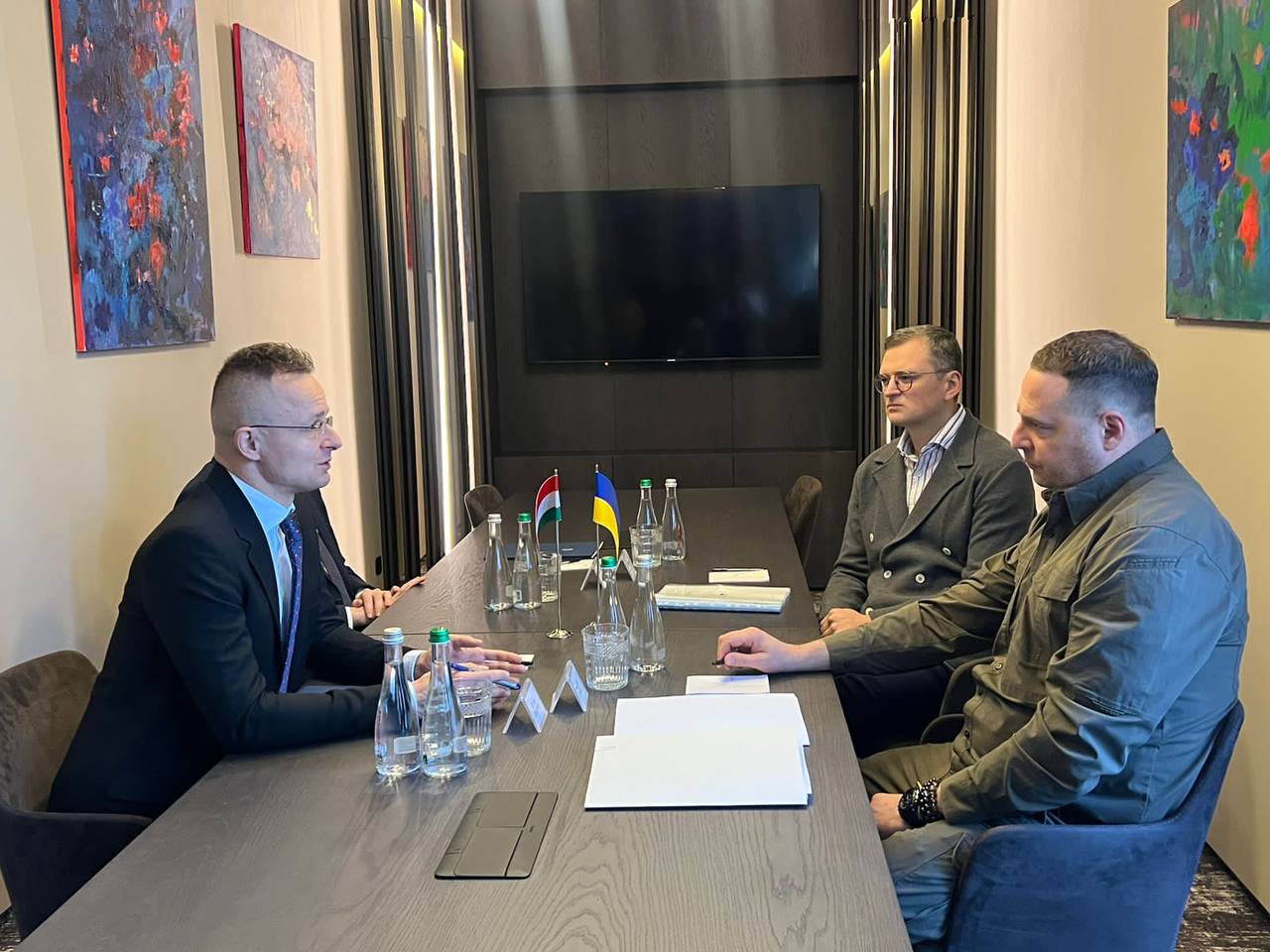Переговори Сійярто, Кулеби і Єрмака тривали понад 6 годин