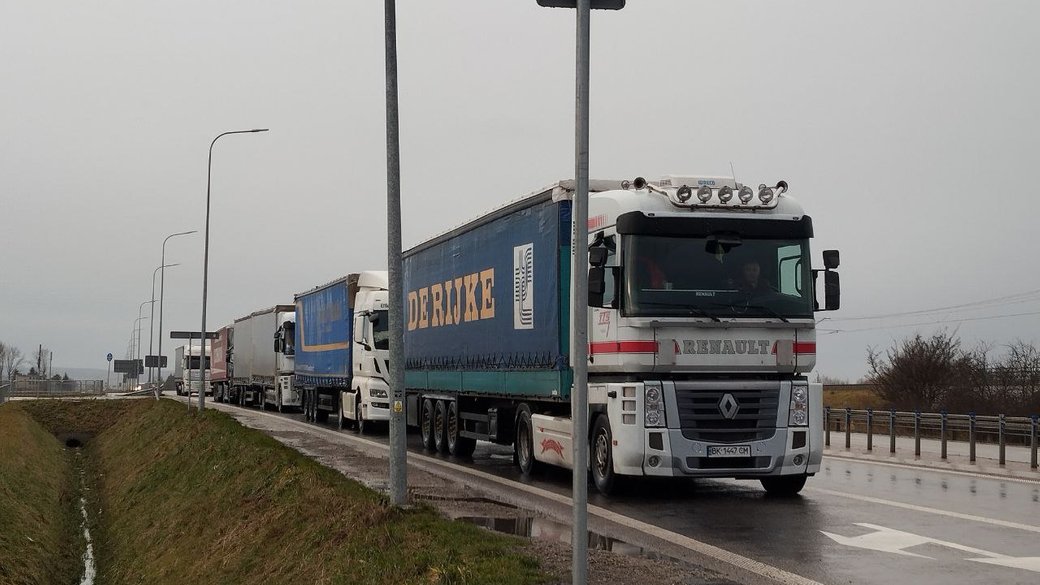 Поляки заблокували шостий пункт пропуску на кордоні з Україною: терміни не відомі
