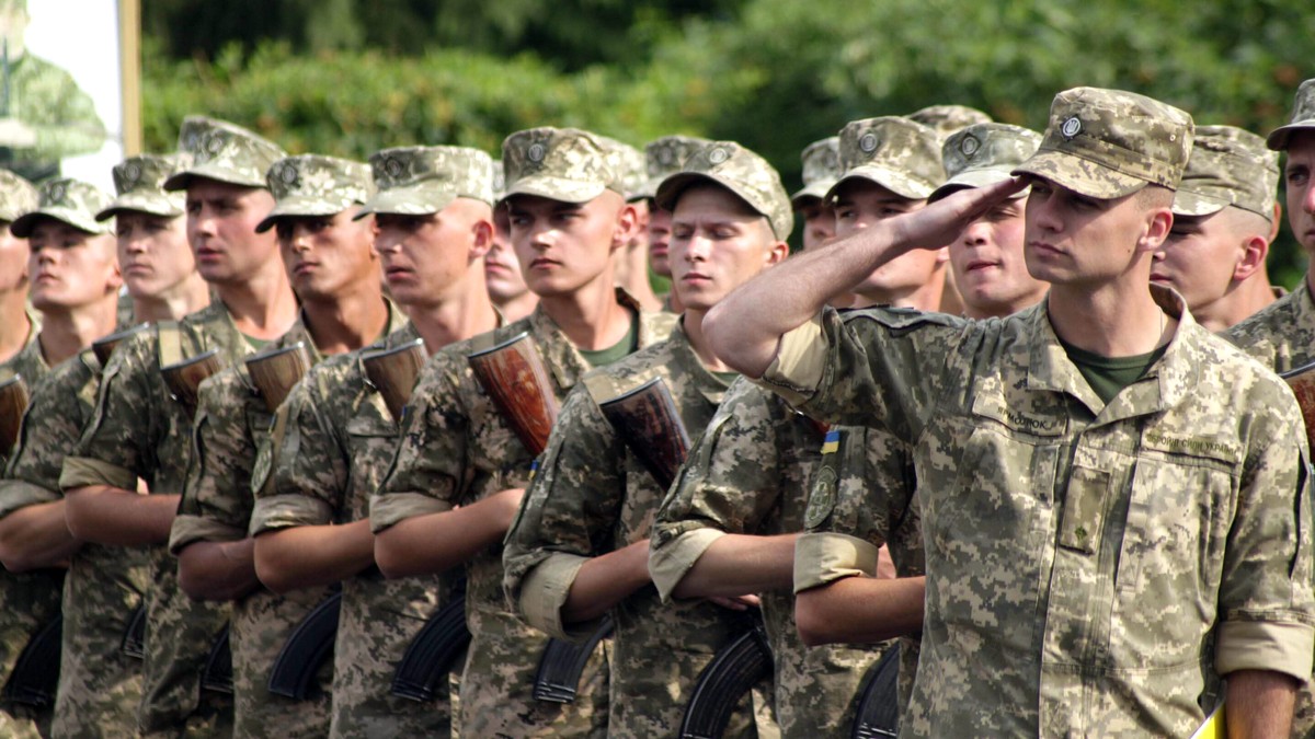 Зеленський підписав закон про демобілізацію строковиків Зеленський підписав закон про демобілізацію строковиків