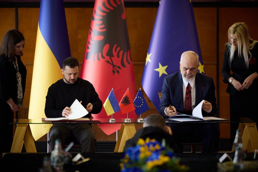 Україна та Албанія підписали Договір про дружбу та співробітництво між двома країнами Україна та Албанія підписали Договір про дружбу та співробітництво між двома країнами