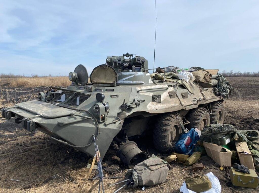 Збільшуються втрати військ рф: близько 456 960 окупантів, 9284 БпЛА, 7196 танків знищено на 18 квітня