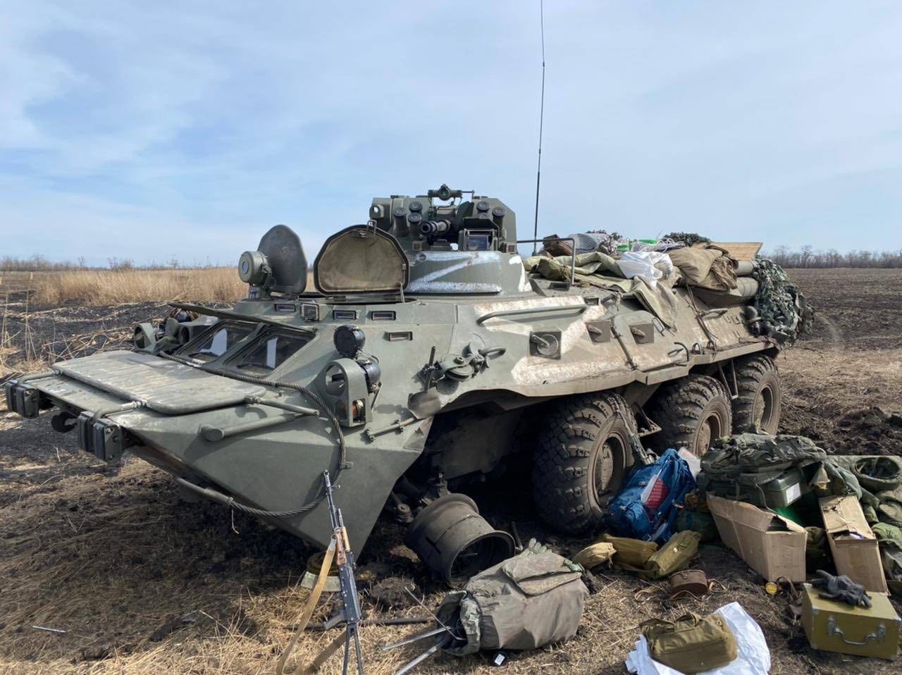 Збільшуються втрати військ рф: близько 456 960 окупантів, 9284 БпЛА, 7196 танків знищено на 18 квітня