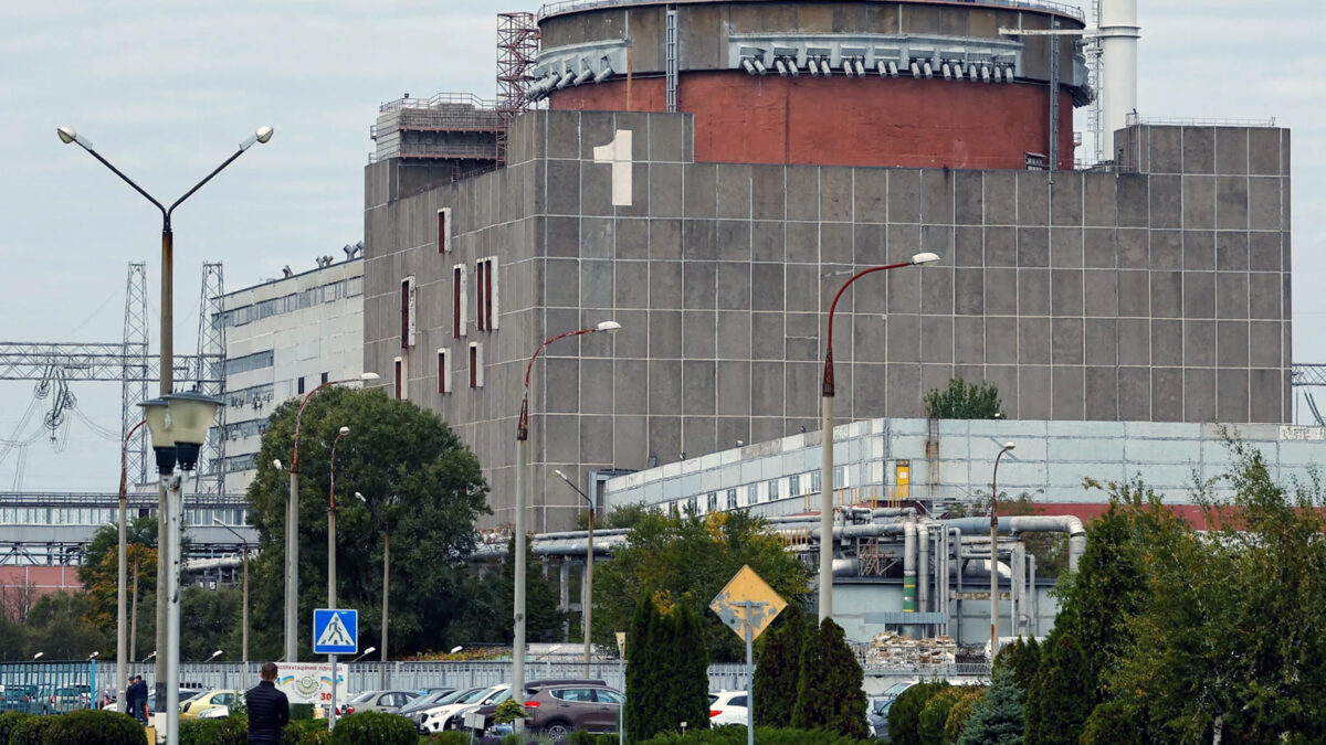 МАГАТЕ: 8 співробітників Запорізької АЕС поранені через «удари дронів» поблизу Енергодара МАГАТЕ: 8 співробітників Запорізької АЕС поранені через «удари дронів» поблизу Енергодара