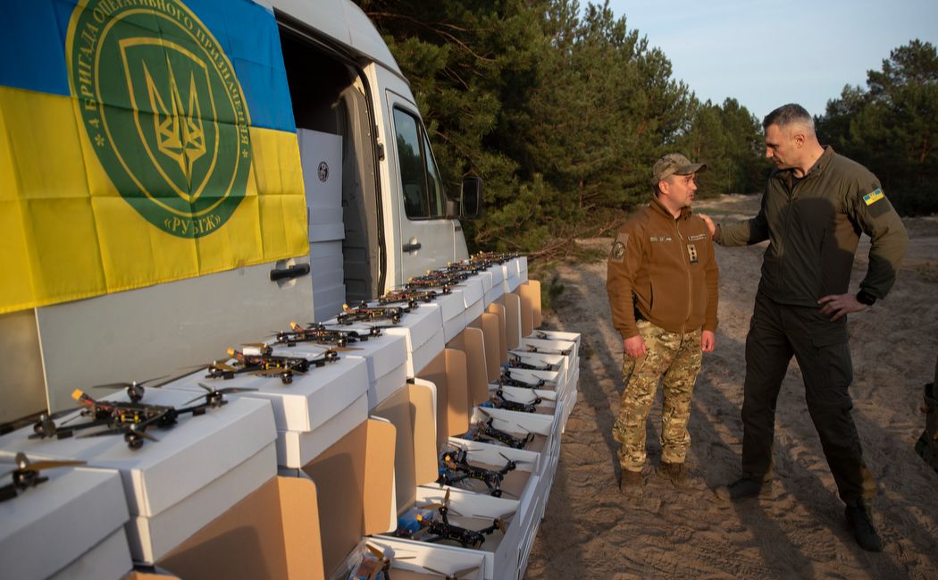 Бійцям четвертої бригади «Рубіж» відправили ще 500 fpv-дронів, придбаних за кошти Києва