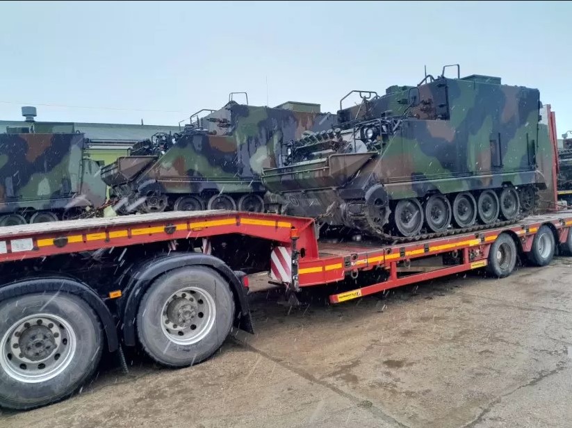 Литва передала Україні нову партію командно-штабних бронемашин M577