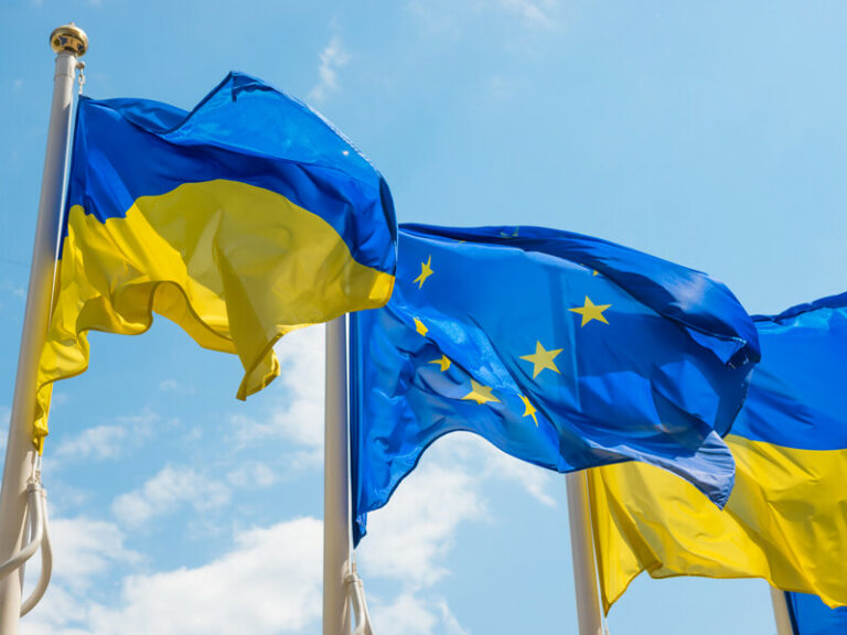 В ЄС схвалили використання прибутків від заморожених активів РФ на допомогу Україні В ЄС схвалили використання прибутків від заморожених активів РФ на допомогу Україні