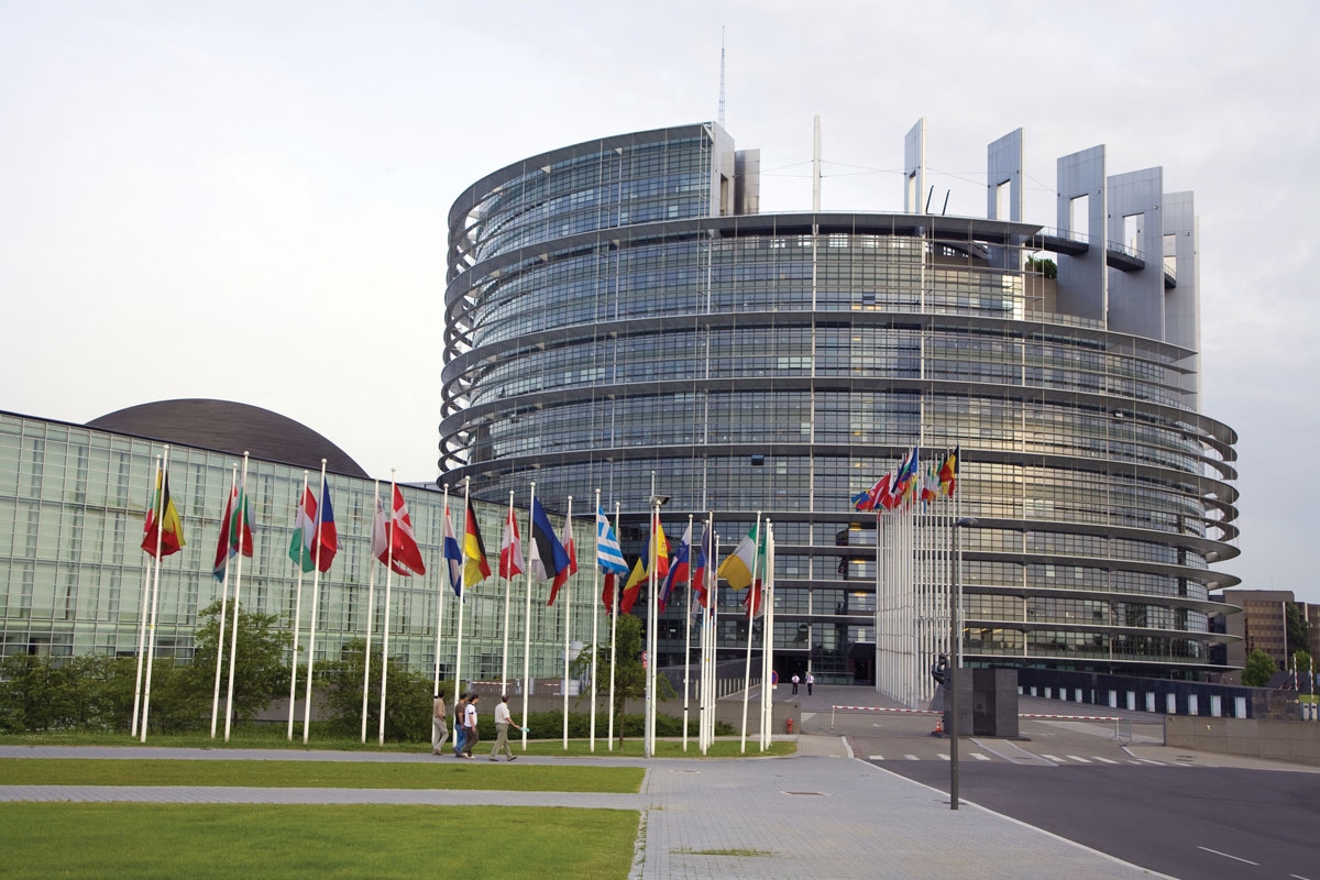 Европарламент назвал «выборы» в РФ фарсом. ЕС не должен признавать Путина легитимным президентом Европарламент назвал «выборы» в РФ фарсом. ЕС не должен признавать Путина легитимным президентом