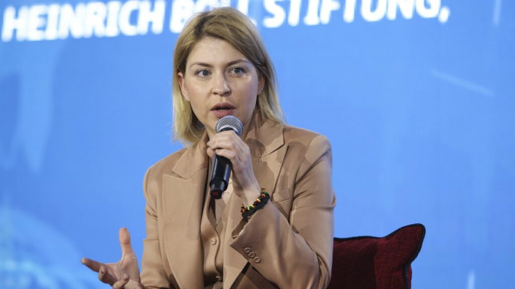 Примусового повернення українців з-за кордону не буде — Стефанішина