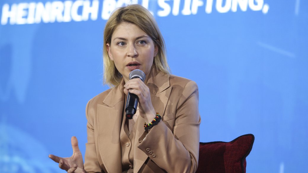 Принудительного возвращения украинцев из-за границы не будет — Стефанишина Принудительного возвращения украинцев из-за границы не будет — Стефанишина