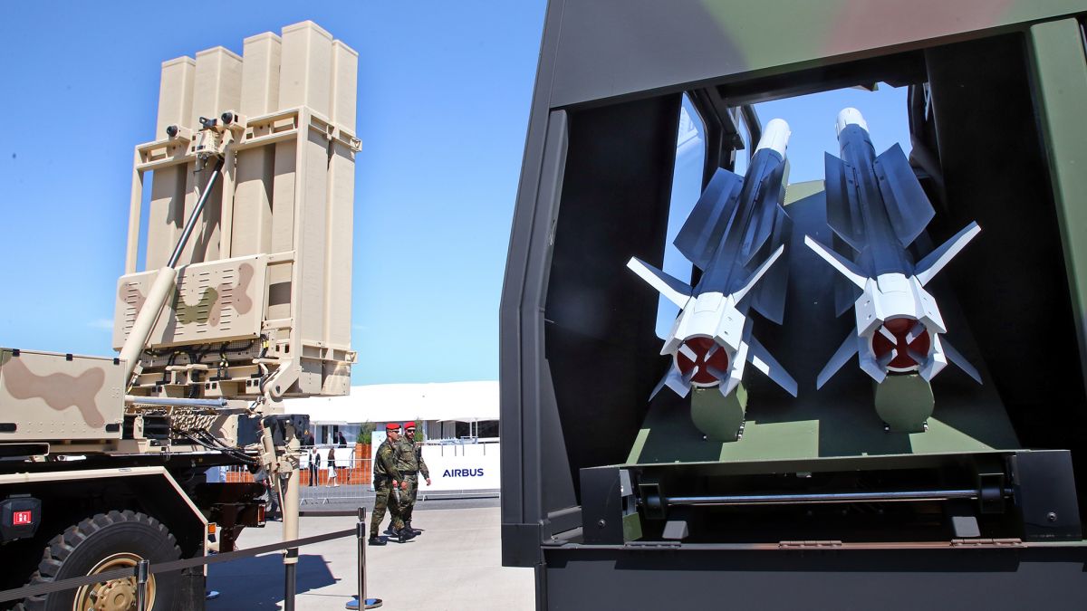 Німеччина передасть Україні додаткові Patriot, IRIS-T та Skynex для захисту неба