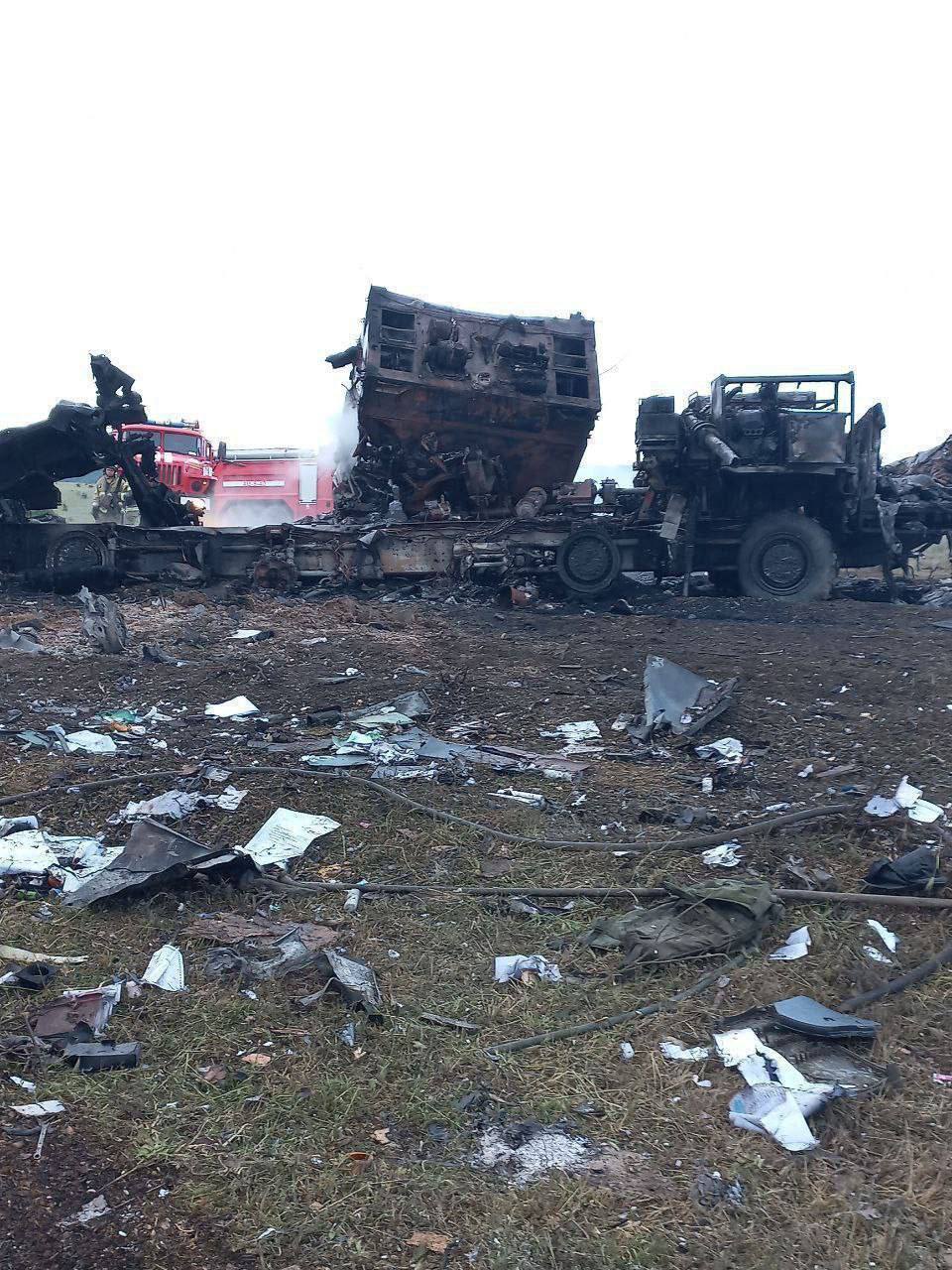 На аэродроме «Бельбек» уничтожены два МиГ-31 и склад с топливом, а в Вишневом — С-400. Также есть потери среди оккупантов — СМИ