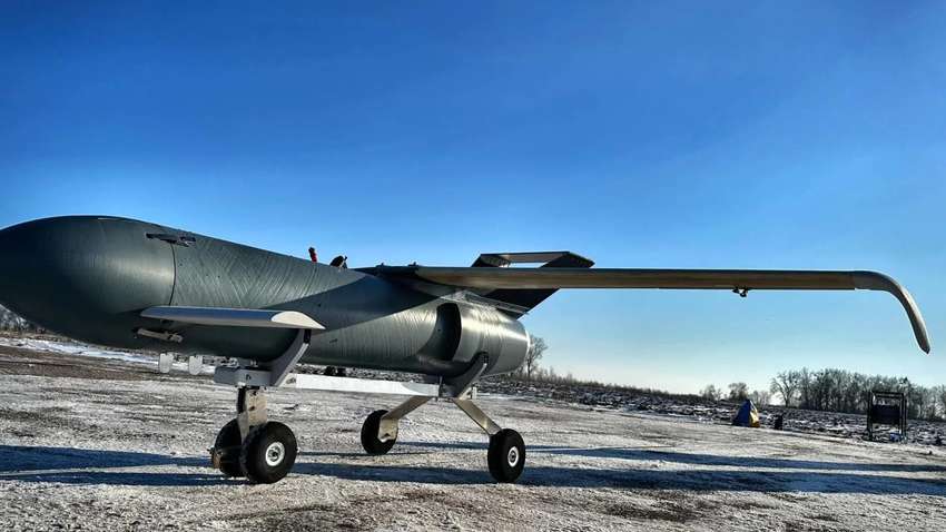 Буде «Паляниця» на росію. Володимир Зеленський вперше показав новітню ракету-дрон українського виробництва і назвав її цілі