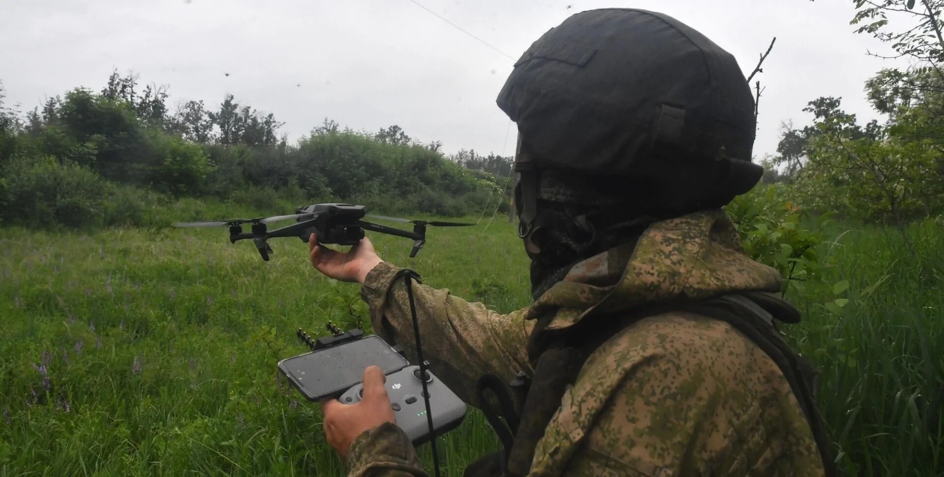 Китай обмежив Україні та Росії експорт деталей до дронів, які застосовуються на війні
