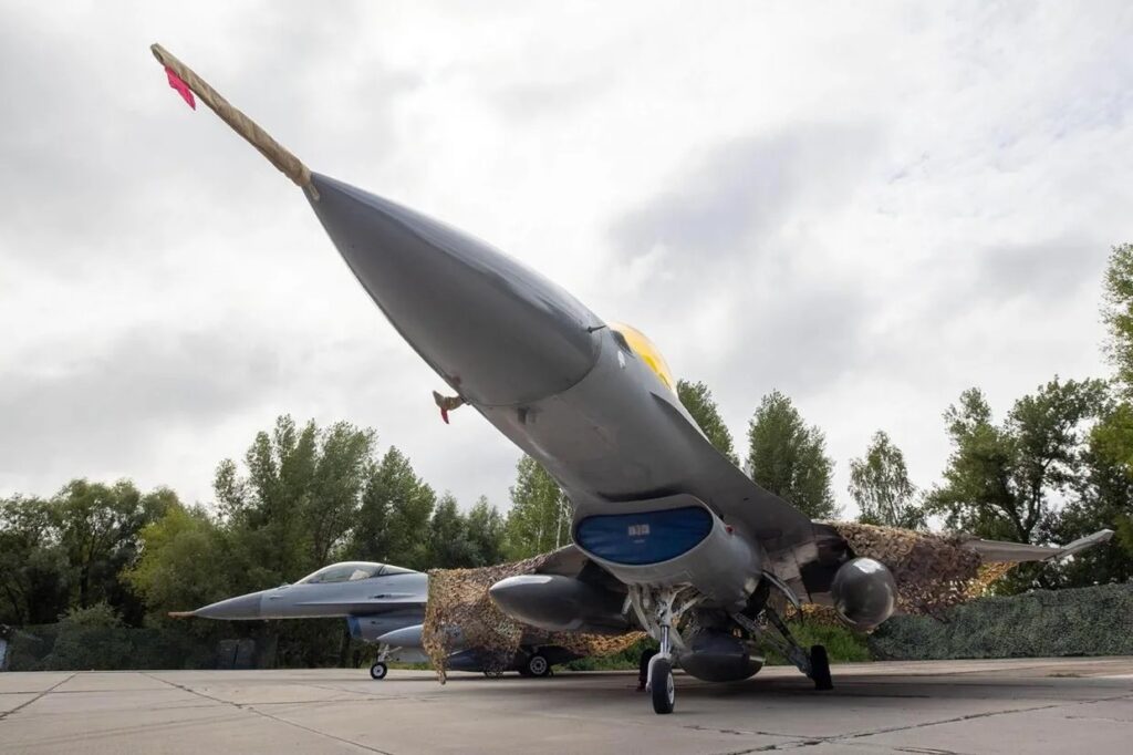 США пообещали расширить подготовку украинских пилотов F-16: будут тренировать еще 18