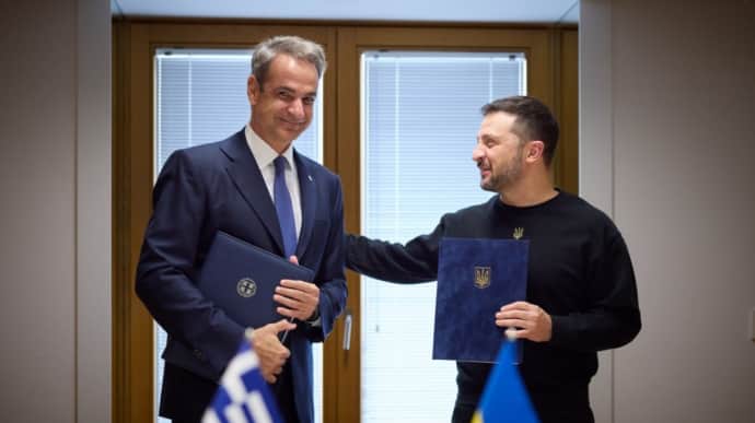 Україна та Греція підписали безпекову угоду. Афіни допоможуть навчити пілотів F-16