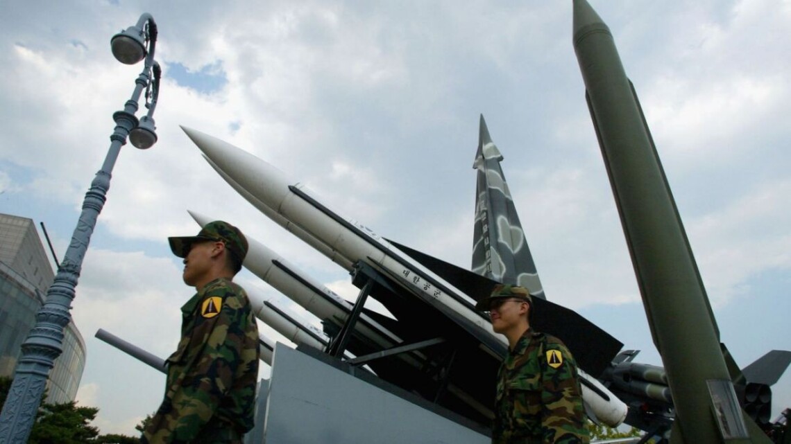 Южная Корея назвала условие поставки оружия Украине Южная Корея назвала условие поставки оружия Украине