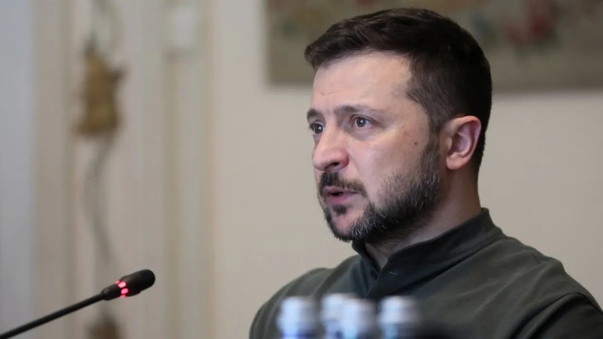 Зеленський ініціював продовження воєнного стану і мобілізації
