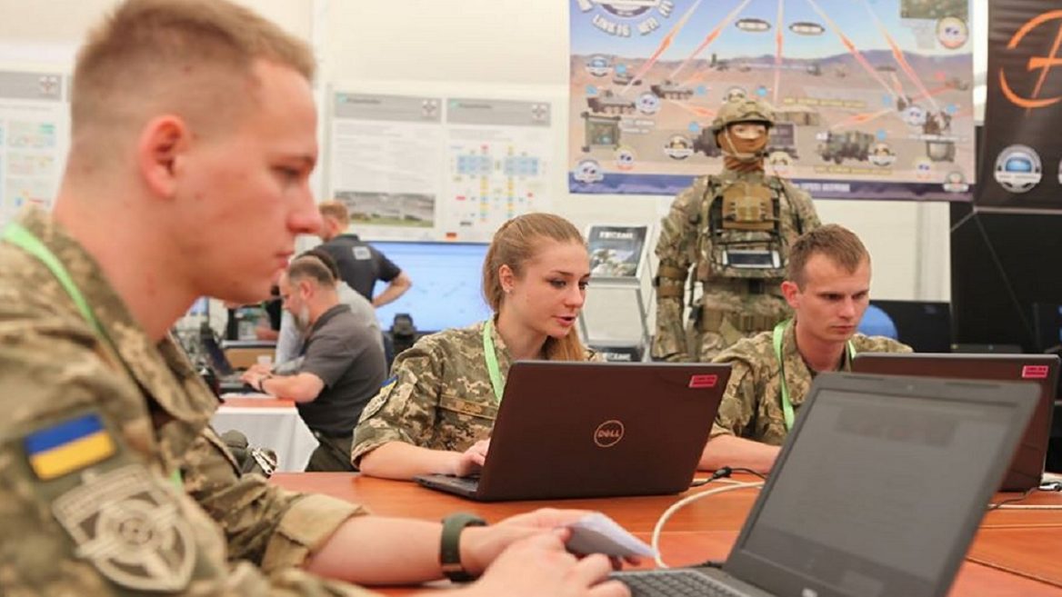 Благодаря военным IT-подразделениям государство платит в четыре раза меньше за разработку ПО Благодаря военным IT-подразделениям государство платит в четыре раза меньше за разработку ПО