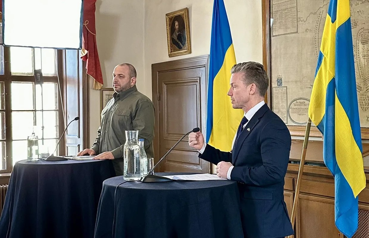 Швеція виділить Україні гроші на далекобійні ракети та дрони