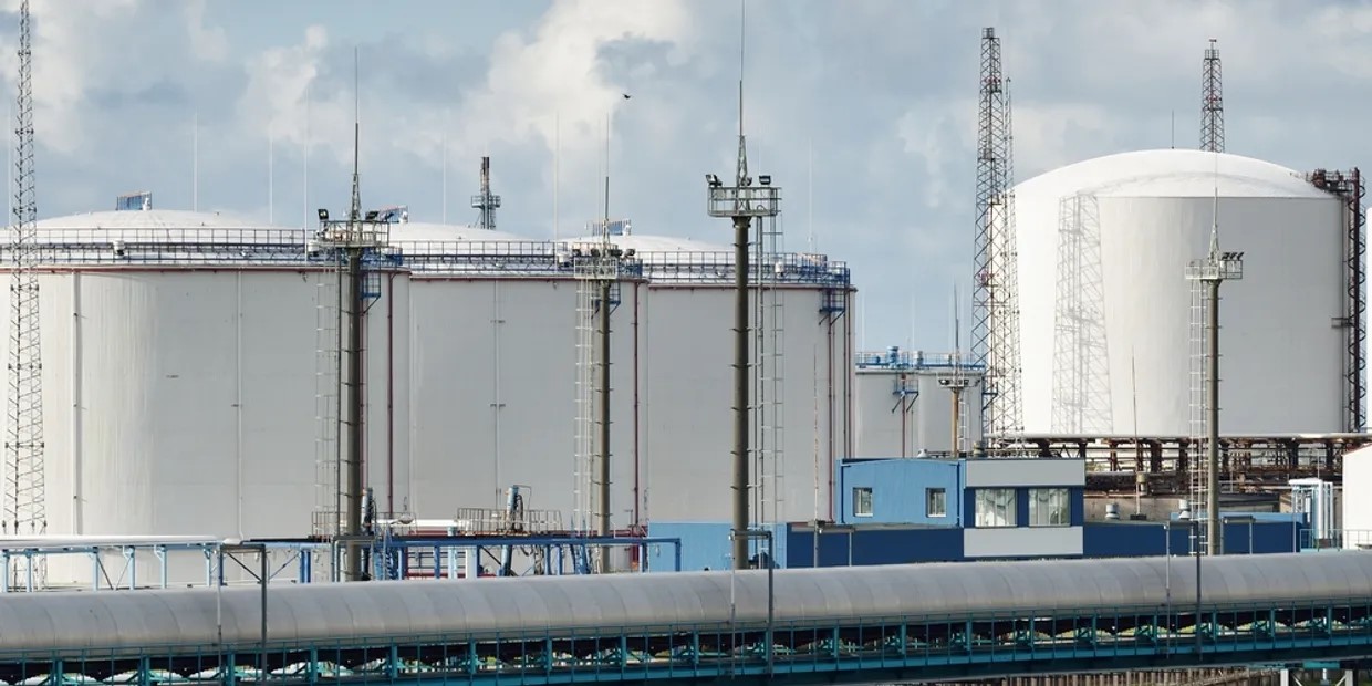 Силы обороны поразили нефтебазу в Ростовской области России — Генштаб (ВИДЕО)